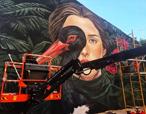 Mural artístico leva a natureza da Serra de Sintra às ruas de Queluz