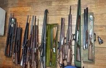 Doze armas apreendidas pela PSP devido à falta de regularização de licenças